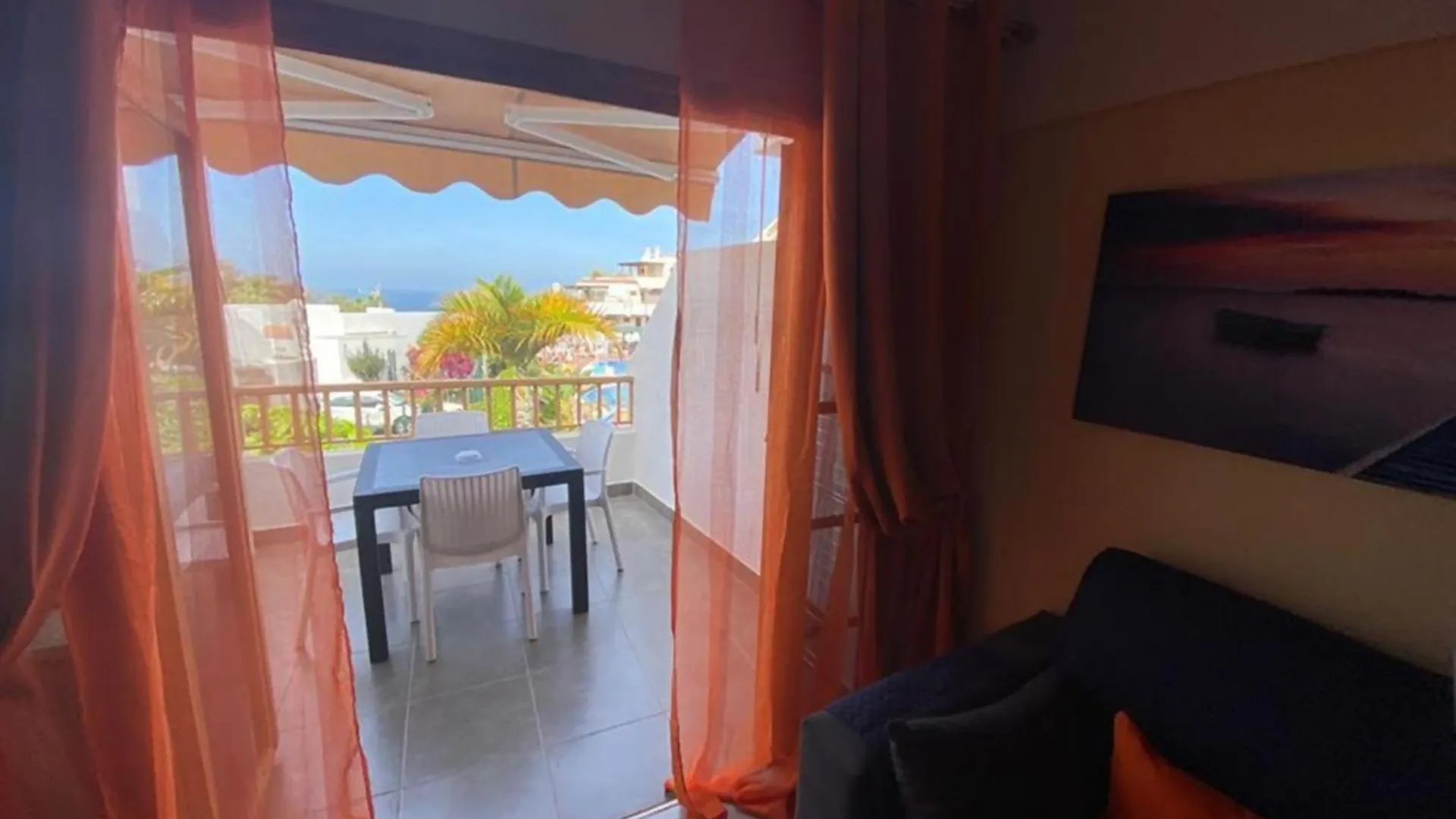Appartamento Primo Piano Con Vista Piscina E Parziale Vista Mare Costa Adeje  Lägenhet